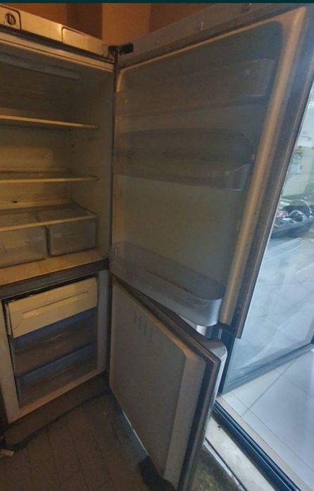 Frigorífico em inox (usado)