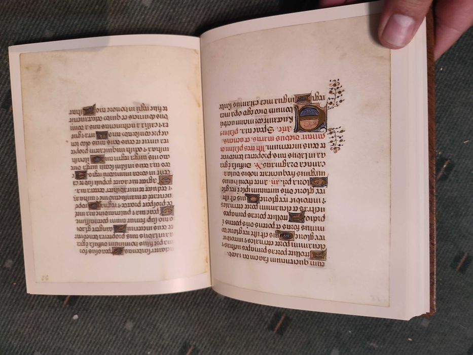 Livro de Horas Ms. do Séc. XV (edição fac-similada)