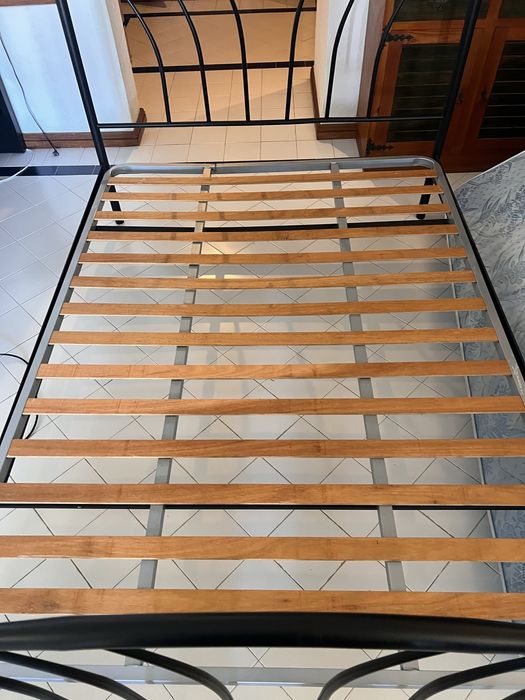 Cama em ferro 1,40x1,90m