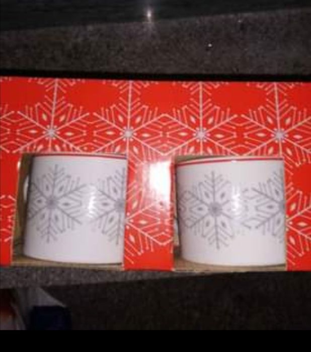 Chávenas de Chá Natal437357198055854080