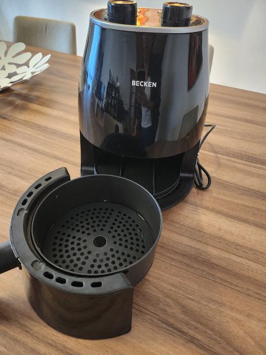 Fritadeira sem Óleo BECKEN BAF5437 (1.5L - Preto)