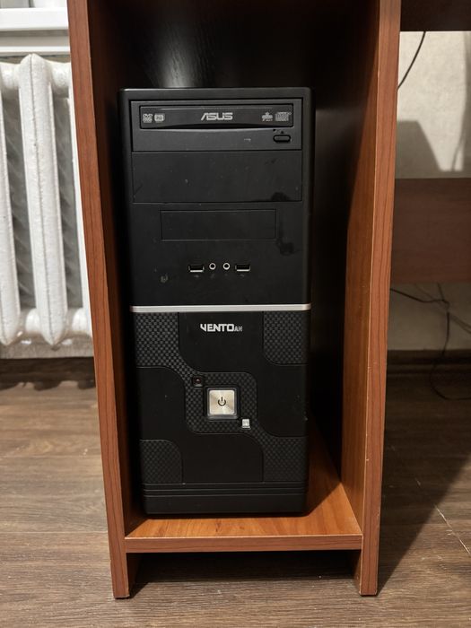 Компʼютер , компʼютерний стіл , Компьютер, компьютерный стол