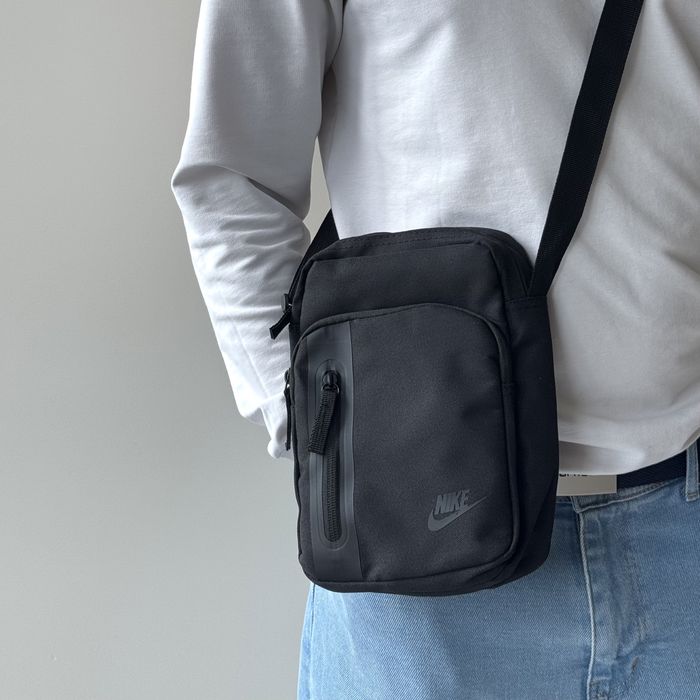 Сумка через плече Nike tech fleece месенджер найк теч фліс бананка