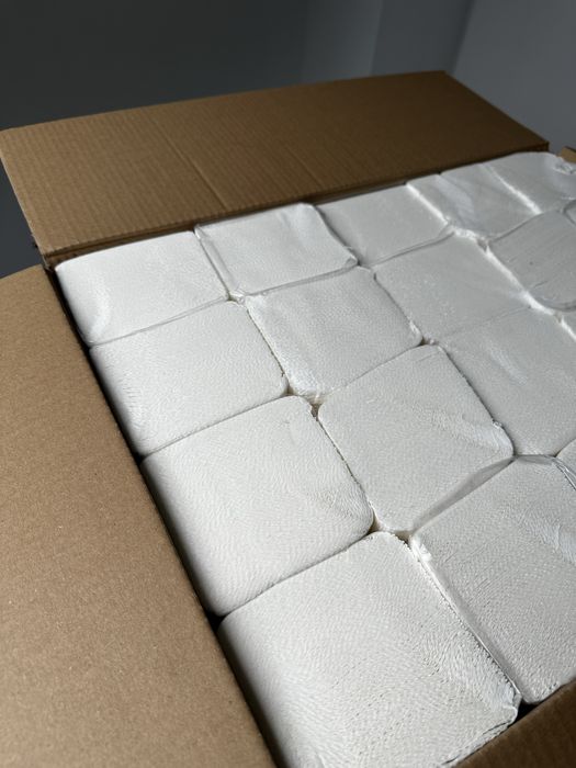 Reczniki papierowe ZZ składane 100% celuloza Karton