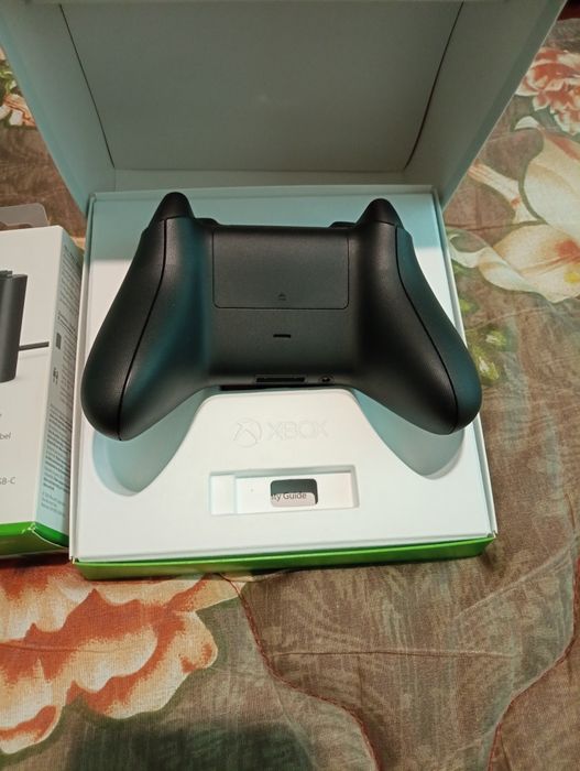 Продам Microsoft Xbox Wireless Controller