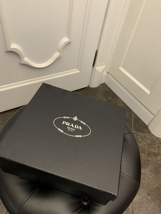 PRADA piękne botki z ćwiekami, skóra zamszowa