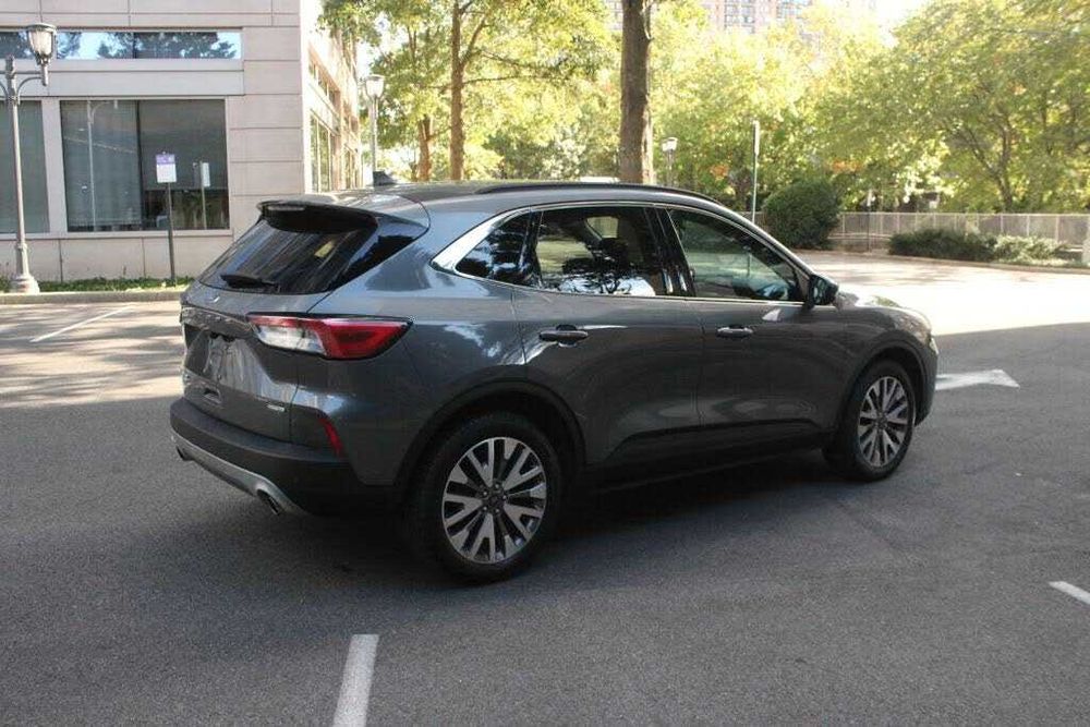 Ford Escape Hybrid Titanium 2021рік