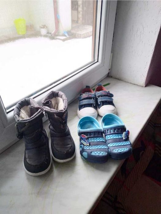 Дитяче літнє та зимове взуття