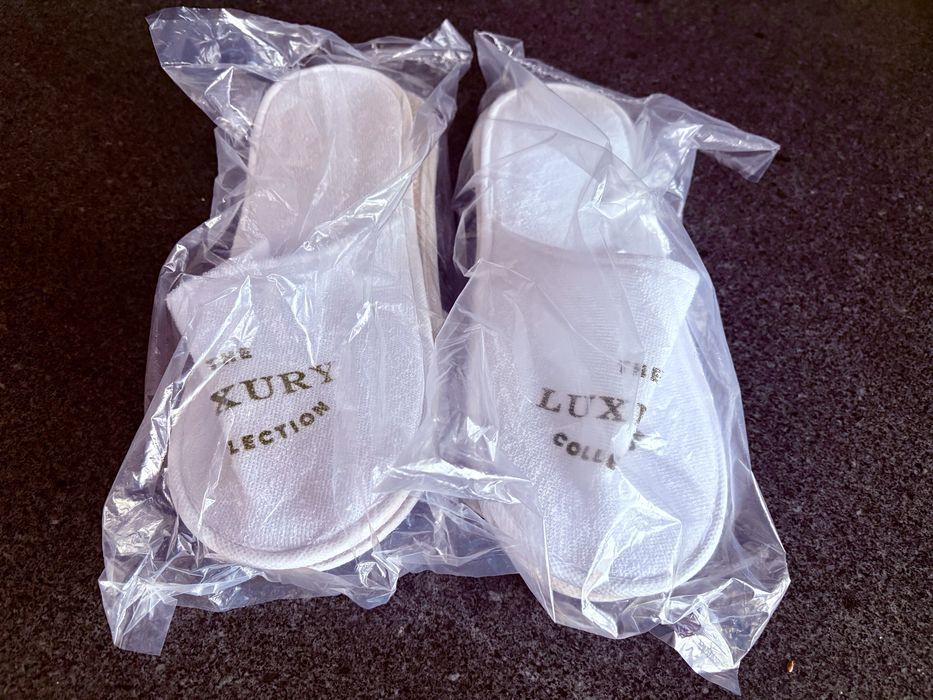 Białe hotelowe klapki Luxury