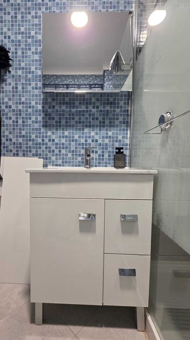 Móvel WC + Espelho c/ arrumação