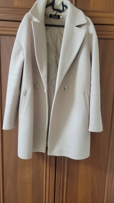 Суконне жіноче пальто