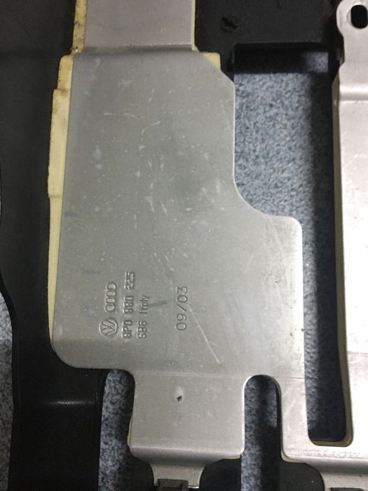 Tampa proteção inferior volante audi A3 8P