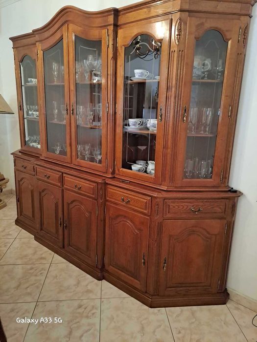 Vendo móvel de sala e fogão a lenha em bom estado