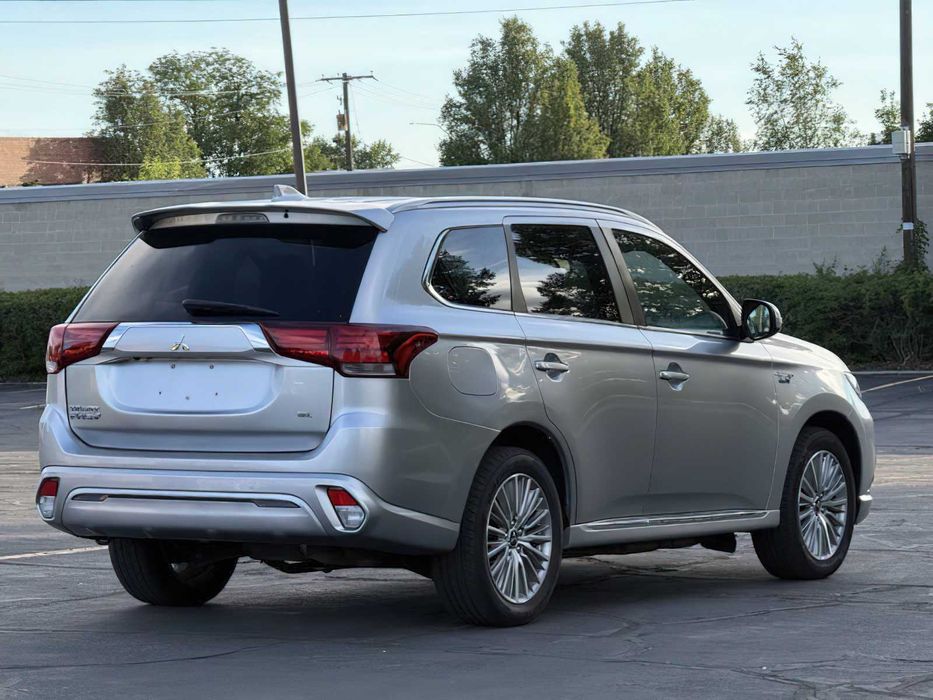 Mitsubishi Outlander PHEV SEL      2022