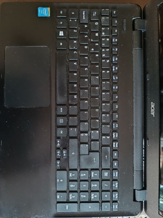Portátil Acer E5-571