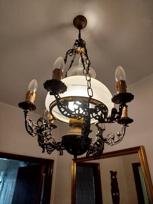 Candeeiro de teto antigo