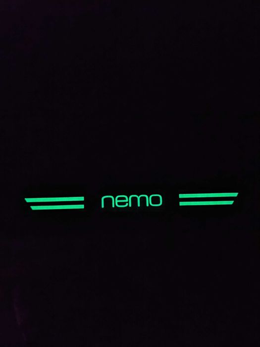 Флюорісцентні карбонові наліпки на пороги Сітроен Nemo.