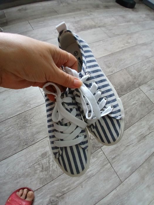 Buty sneakersy halówki trampki 37