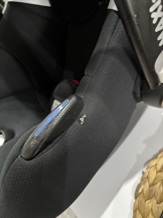 Fotelik nosidełko łupina Maxi Cosi Cabriofix I-size z bazą ISOFIX