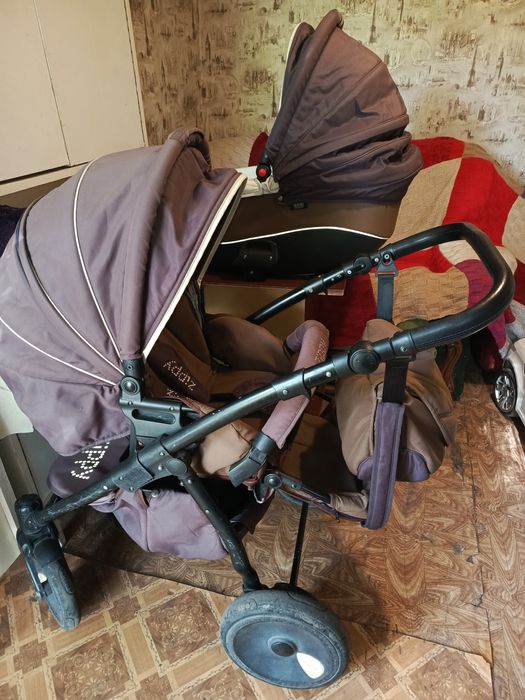 Продам коляску 2в1