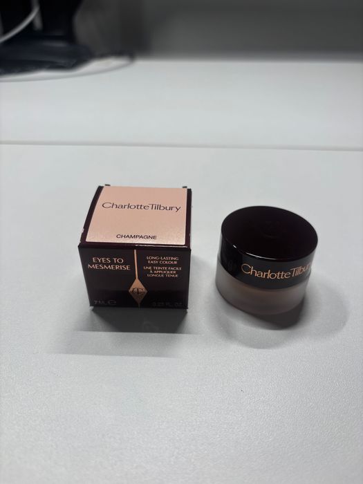 Charlotte Tilbury eyes to mesmerise “champagne”