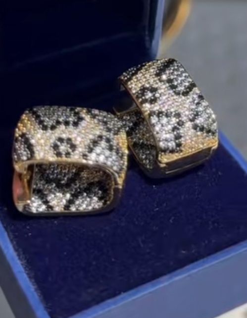 Продам серьги "питоны"