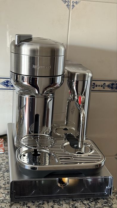Máquina De Café Nespresso Vertuo Creatista Stainless Steel Sage