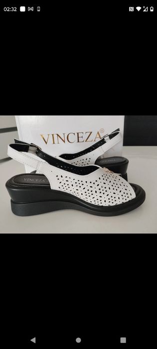 Skórzane sandały z ozdobną -Vinceza