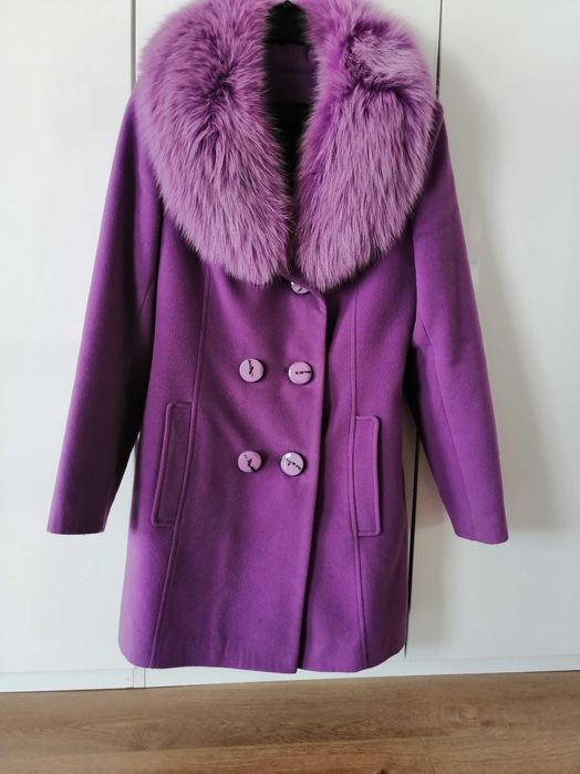 Зимове жіноче пальто