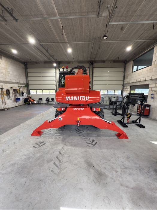 Ładowarka teleskopowa Manitou mrt 1840 z osprzętem