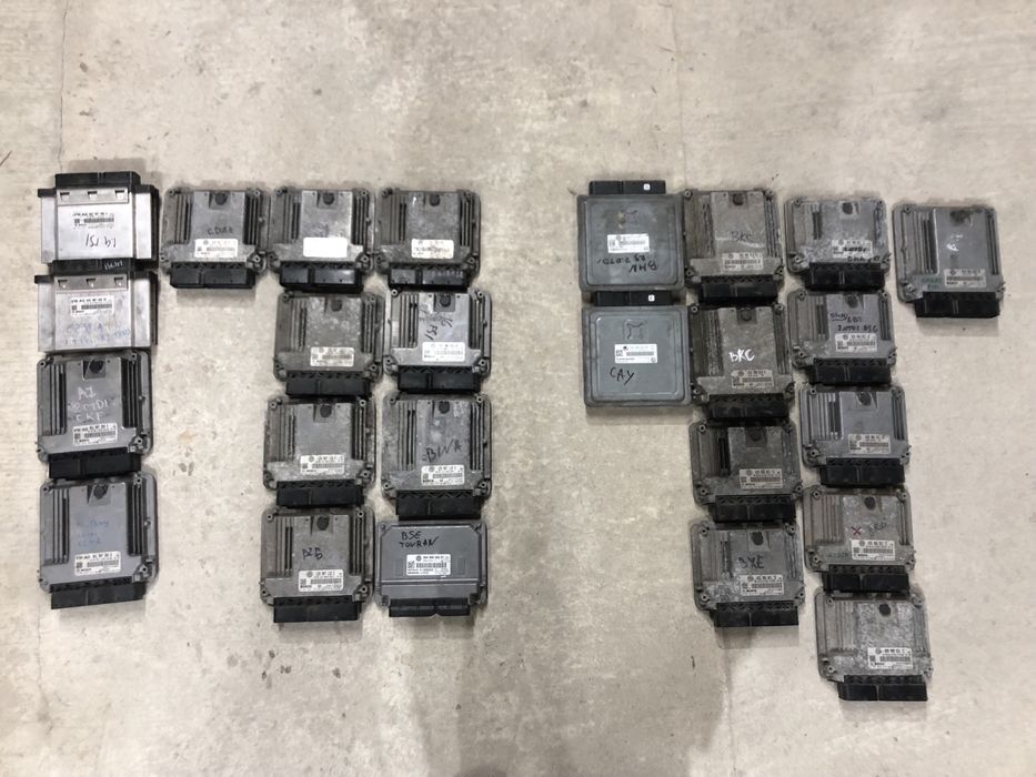 Блок управління двигуном ЭБУ Шкода Октавія А5