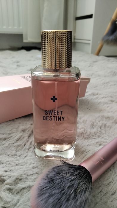 Perfum damski 100 ml.