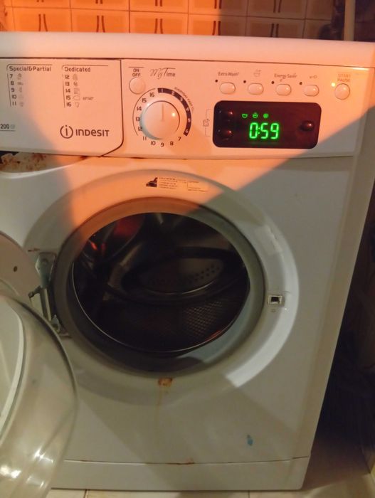 Máquina de lavar roupa Indesit