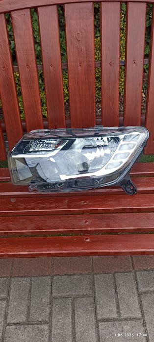 Lampa lewa Dacia Sandero Stepway 2019