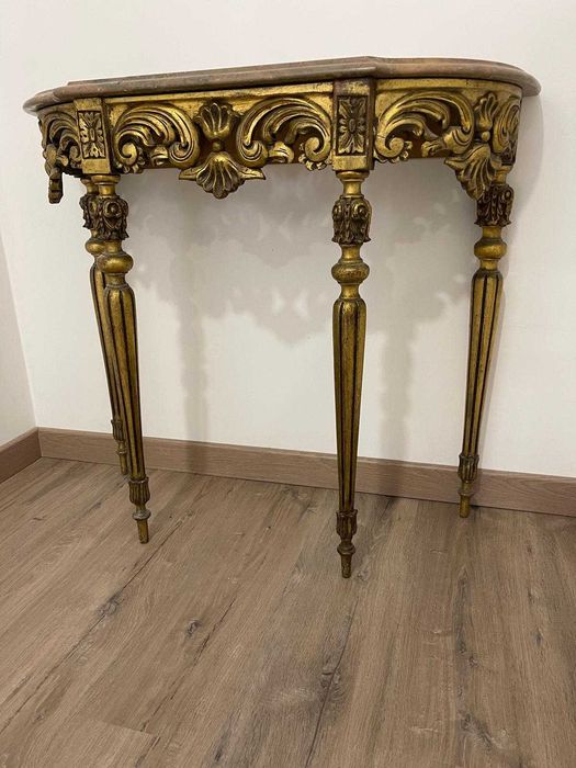 Consola com tampo mármore