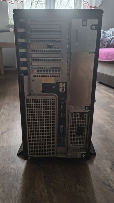 Komputer stacjonarny (serwer )