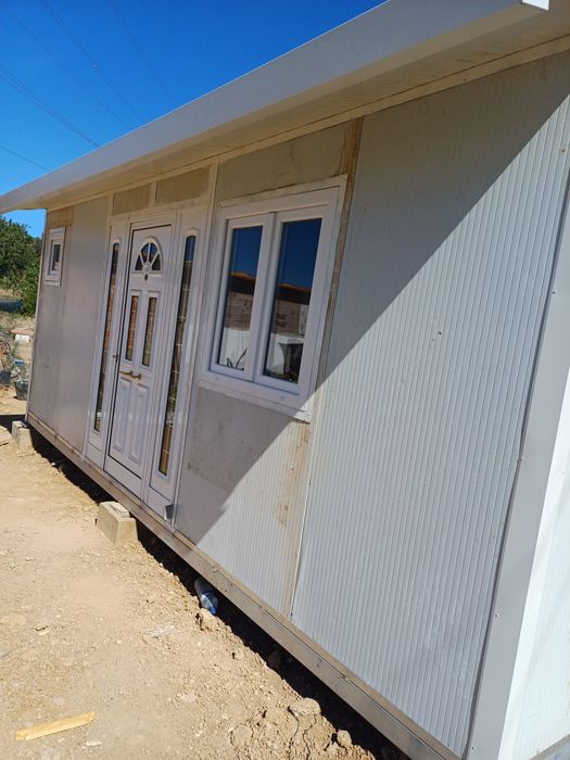 Casa Modulara, Contentores