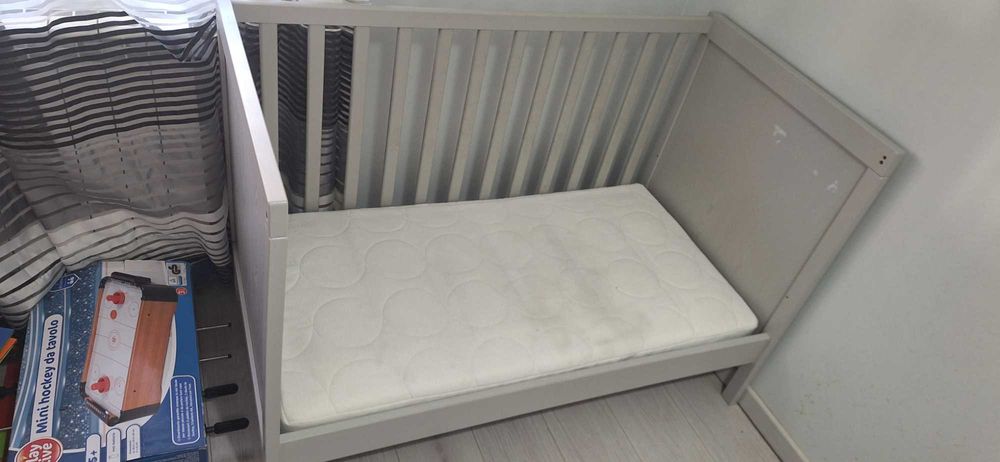 Berço cinza 60x120cm IKEA