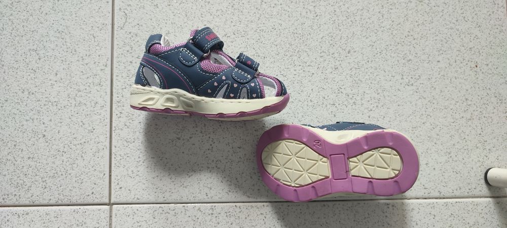 Sandália de criança