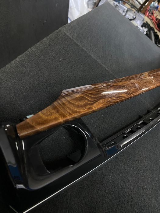 Елемнти декору салону БМВ X5M F85 ЧЕРВОНЕ ДЕРЕВО ПІД ЛАКОМ
