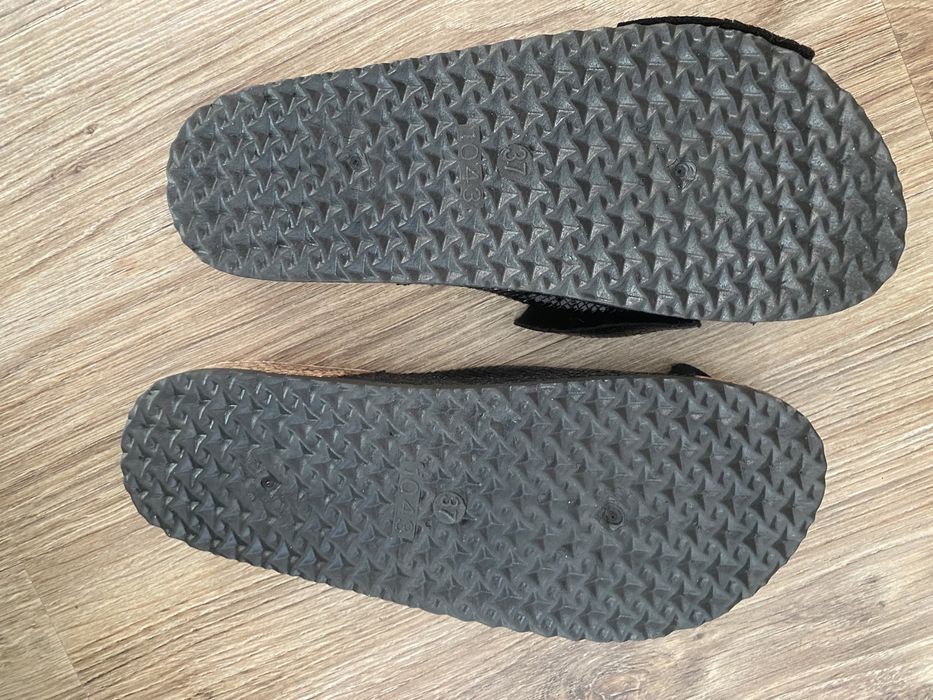 Nowe Czarne klapki 37 z kokardkami