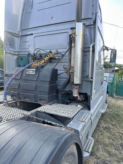 Тягач VOLVO VNL 660 2002р