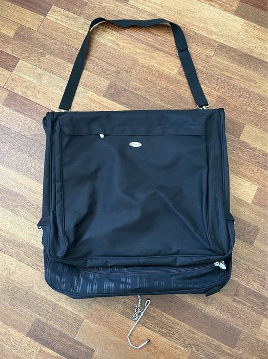 Elegancka torba/pokrowiec na garnitur firmy Roncato