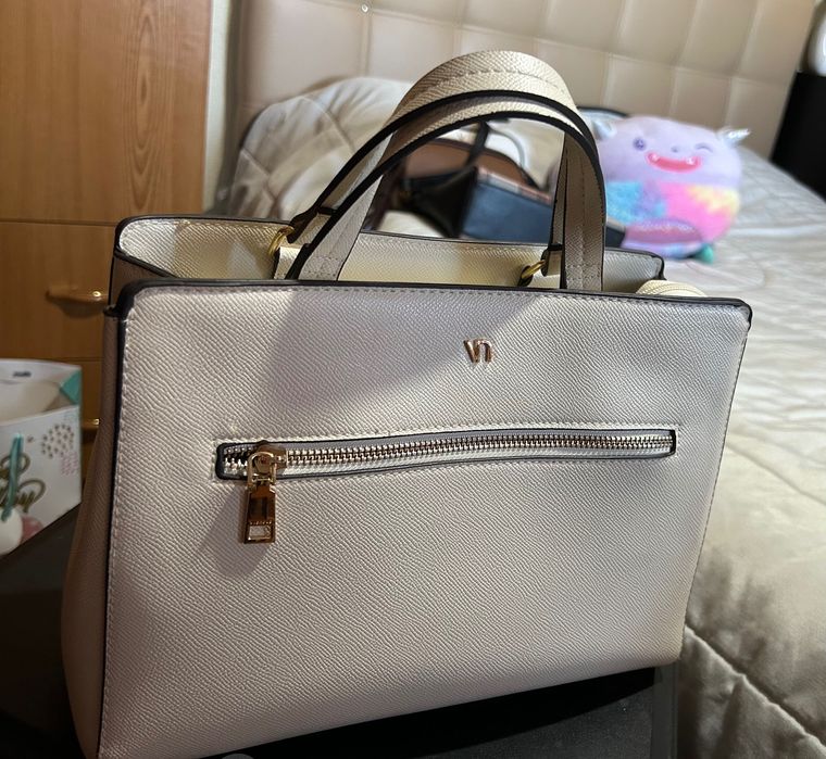 Mala vila nova super elegante