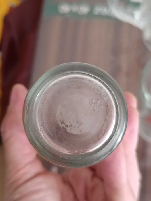 Caneca de cerveja Lowenbrau e 3 copos da cerveja Tsingtao Bee