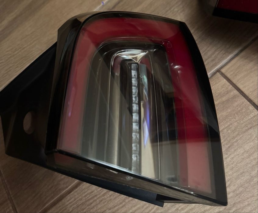 Tesla Model 3, задні ліхтарі