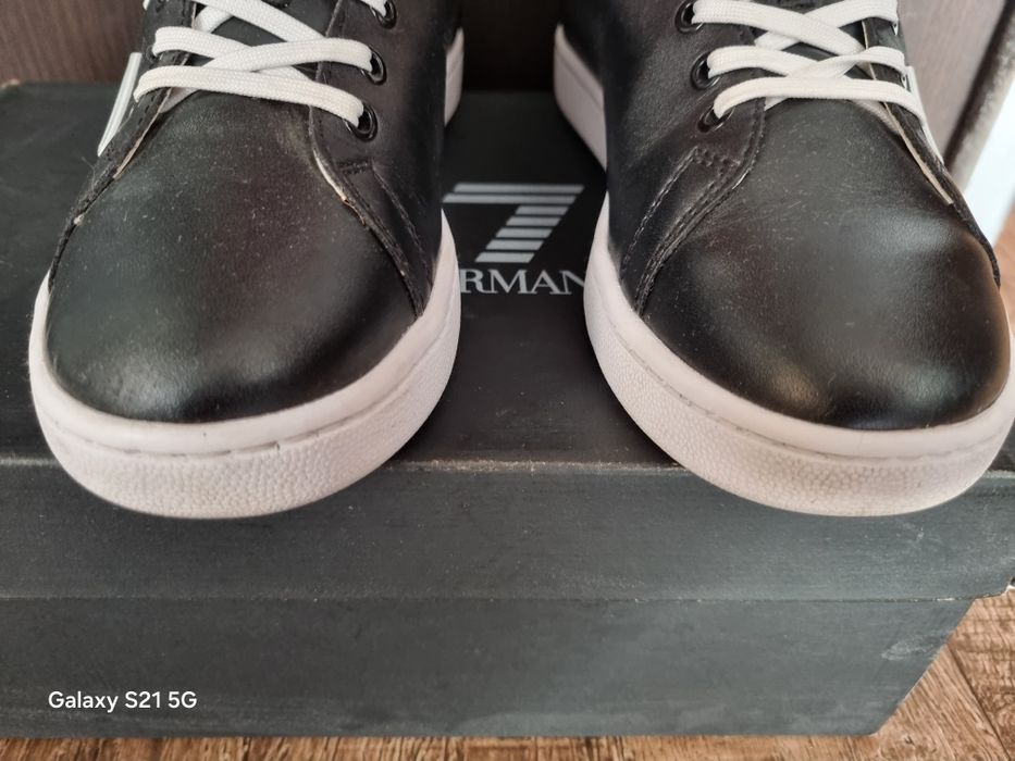 Emporio Armani- sneakersy skórzane. Rozmiar 36. Unisex
