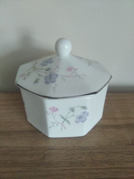 Шкатулка порцеляна