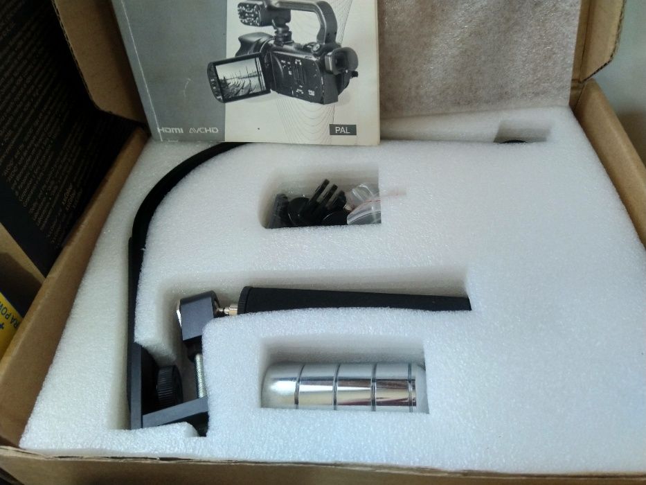 Відеокамера Canon XA-10
