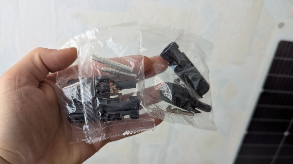 Сонячні панелі PowMr 200w  в наявності 2 шт